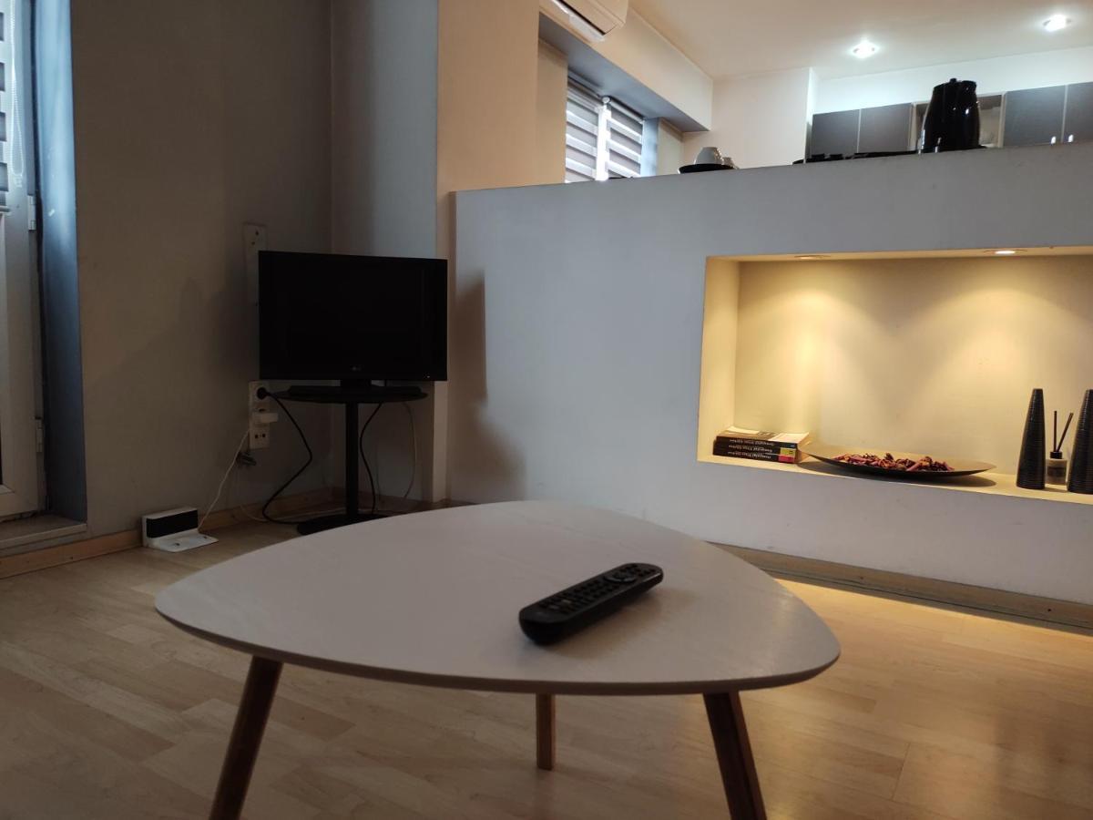 Ariana Apartment By EasyБухарест Экстерьер фото
